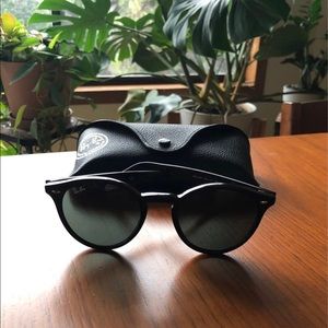 Ray-Ban 2180 Sunglasses Round Black